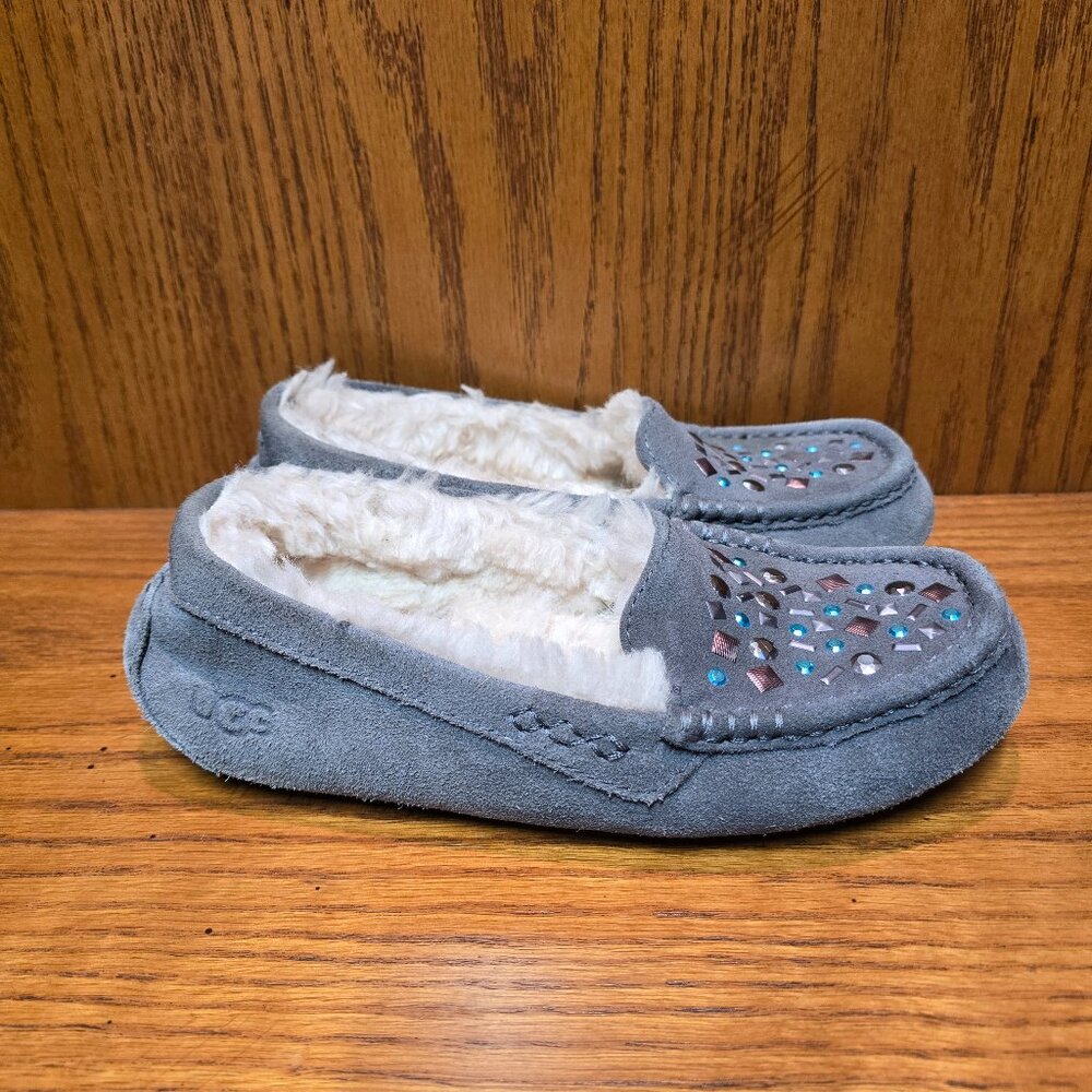 UGG Women's Slippers Ansley Stud‎ II Moccasins Size 5 Gray Suede Sheepskin